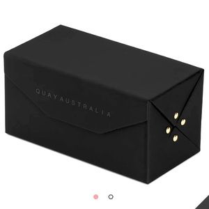 QUAY Sunglasses Holder